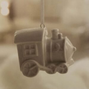 HANGDECORATIE KERST TREIN WIT PORSELEIN H 5CM
