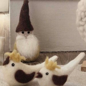 KERSTDECORATIE KERSTMAN STOF GEEL/WIT/BRUIN H 20CM