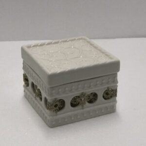 BOX VIERKANT GROOT WIT PORSELEIN 10 X 10 X H 8CM