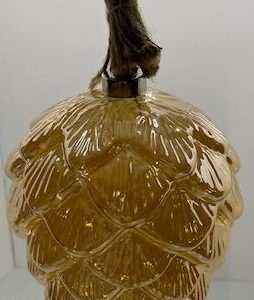 Dennenappel met verlichting